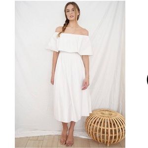 Reformation size 4 White Odin Dress Ruffle off the shoulder